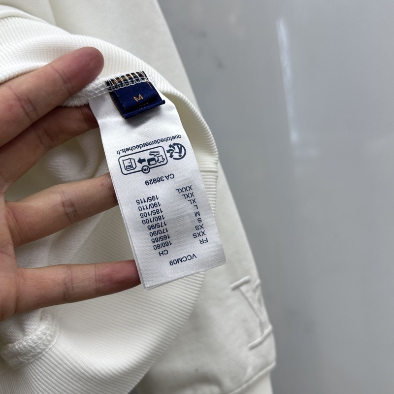 l0vis Vvtt0n hoodies